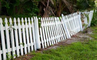 5 telltale signs it's your time to replace backyard fence